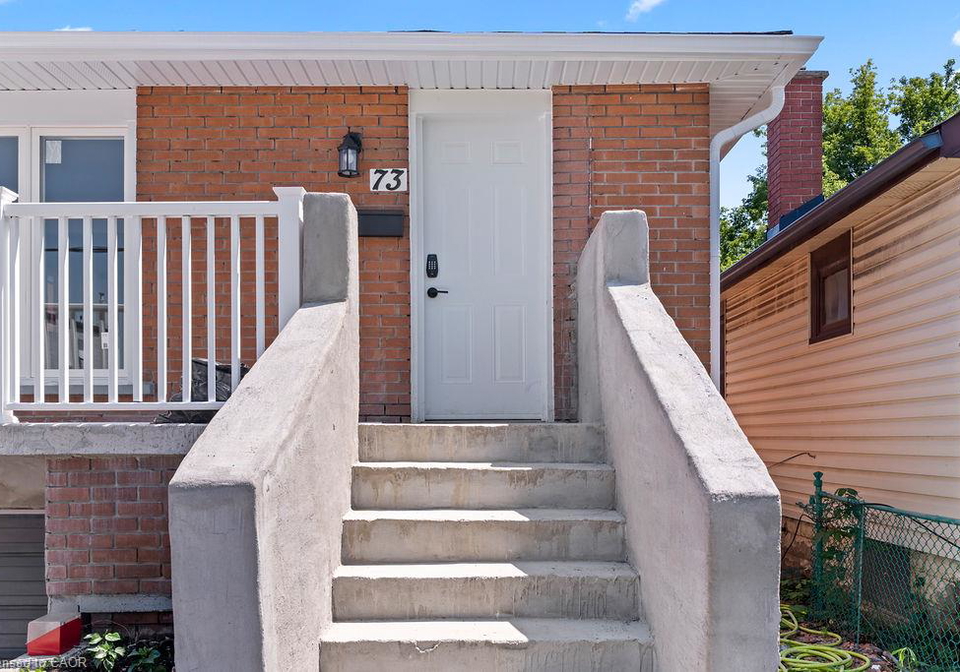 73-adair-avenue-s-hamilton-ontario-40852581