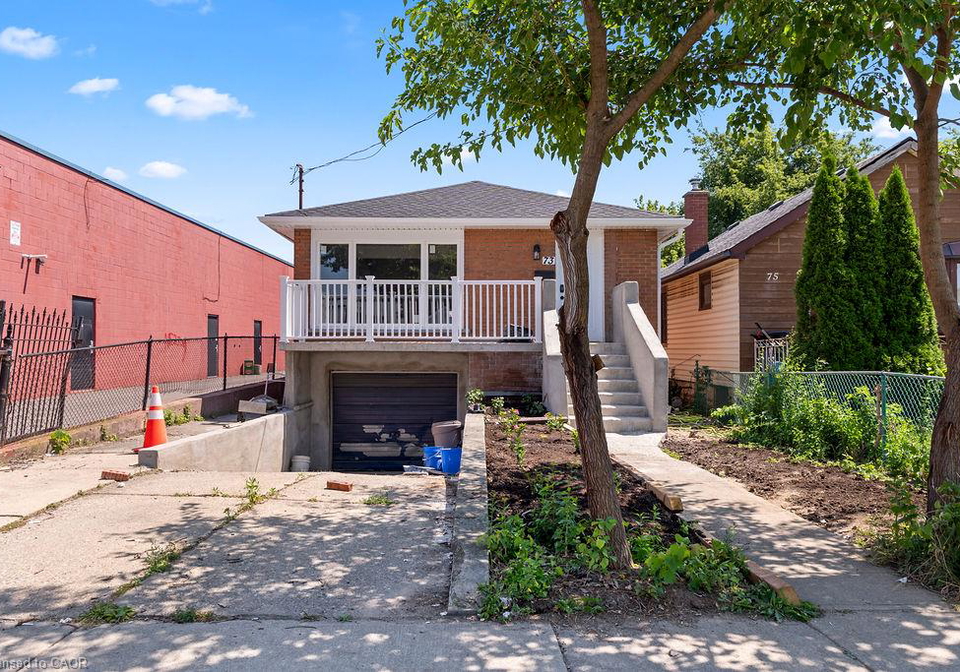 73-adair-avenue-s-hamilton-ontario-40852581