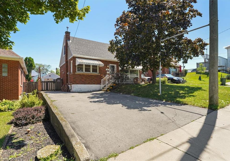233-auburn-avenue-hamilton-ontario-40852617
