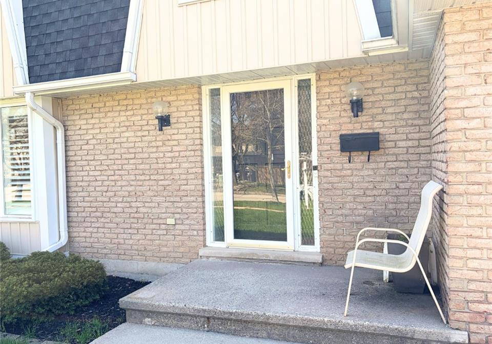 111-manor-drive-kitchener-ontario-40852636