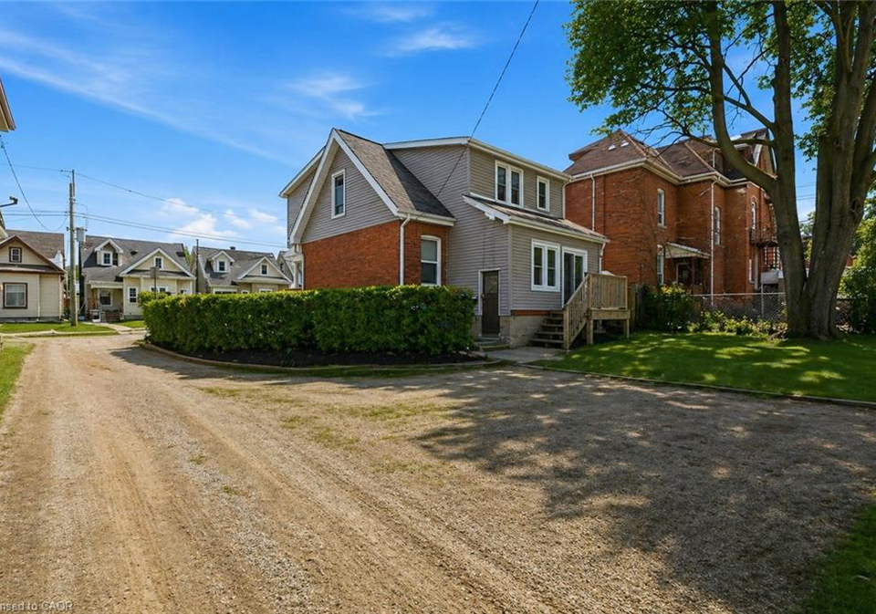 260-prospect-street-s-hamilton-ontario-40852652