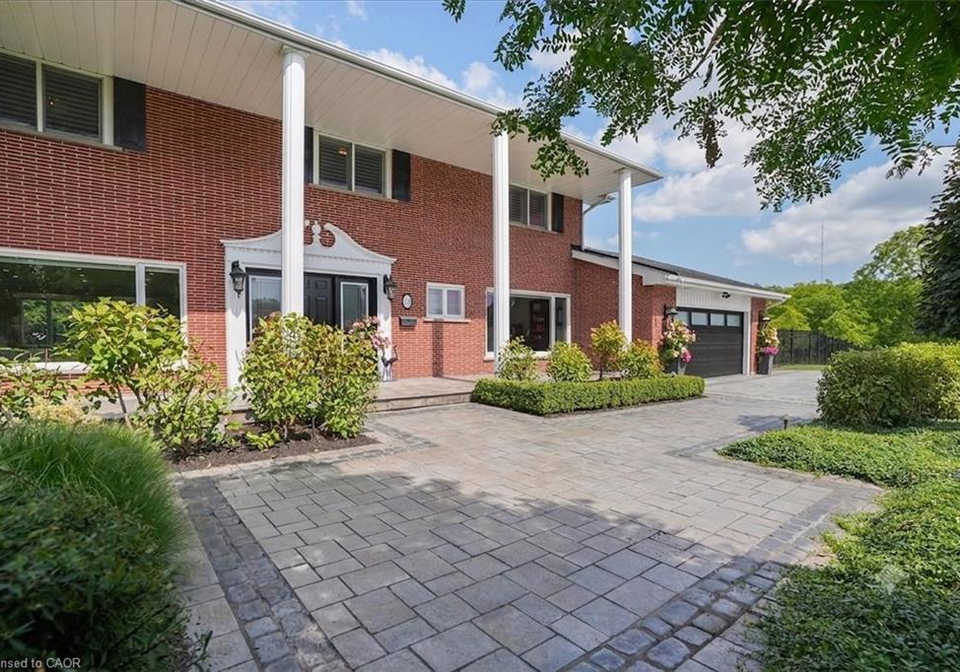 10-azalea-court-stoney-creek-ontario-40852666