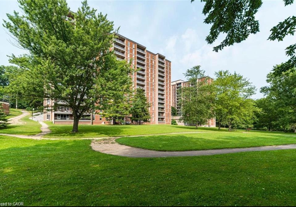 1968-main-street-w-hamilton-ontario-40852738