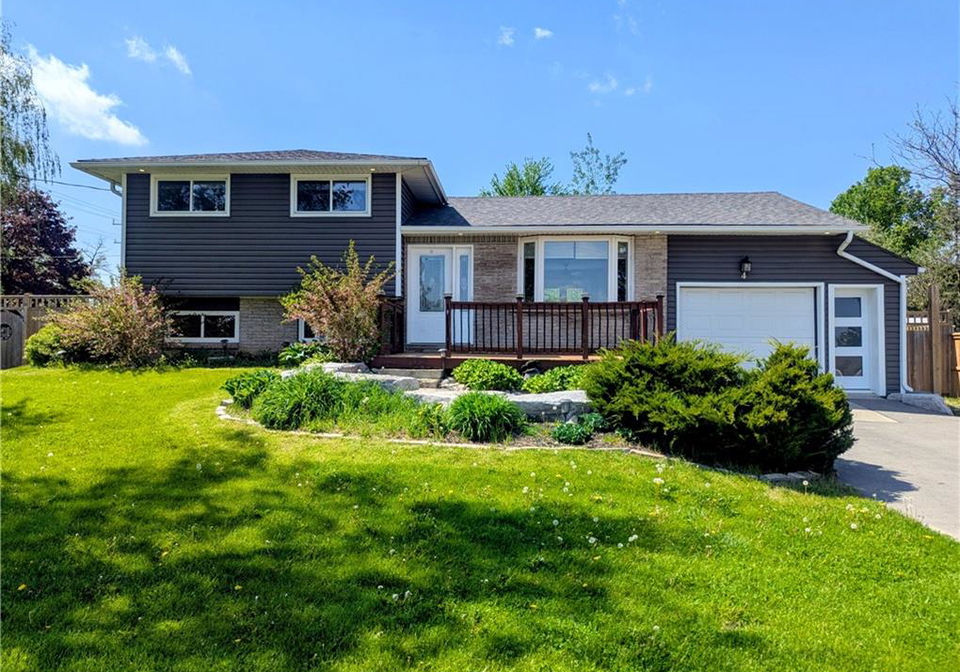 4-first-line-elora-ontario-40852740