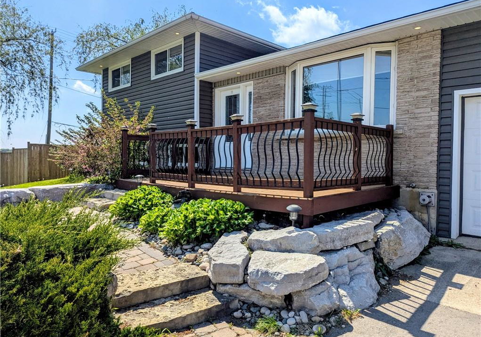 4-first-line-elora-ontario-40852740