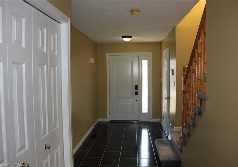 184-northampton-crescent-waterloo-ontario-40852762