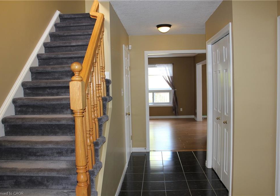 184-northampton-crescent-waterloo-ontario-40852762