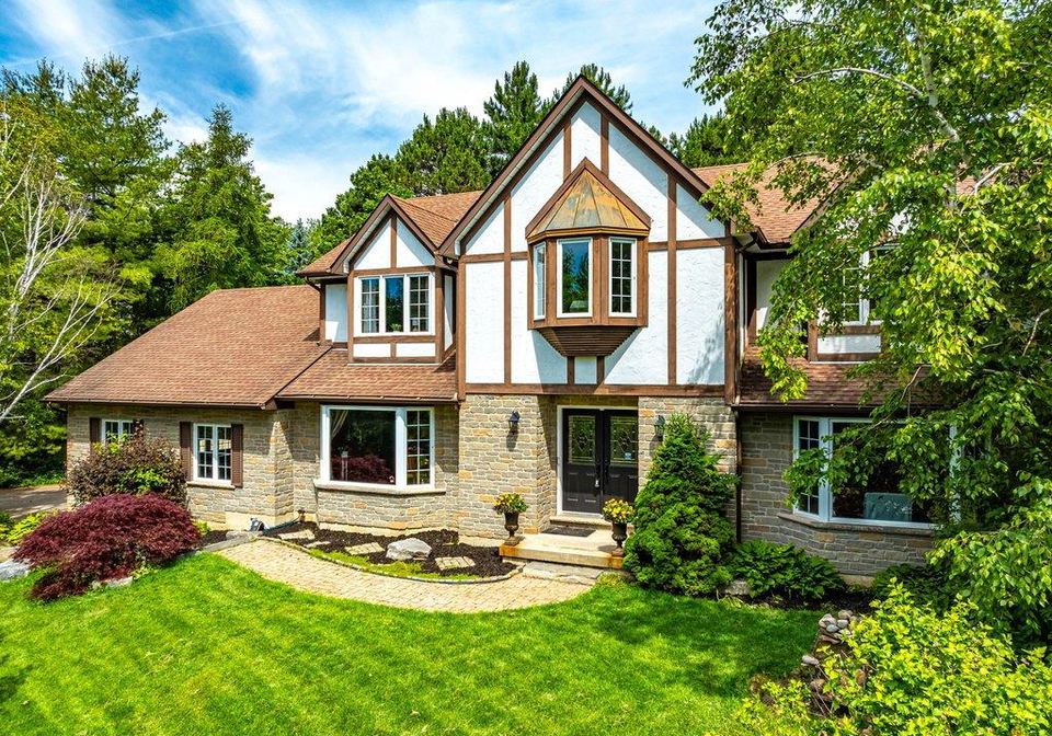 1-kusins-court-dundas-ontario-40852799