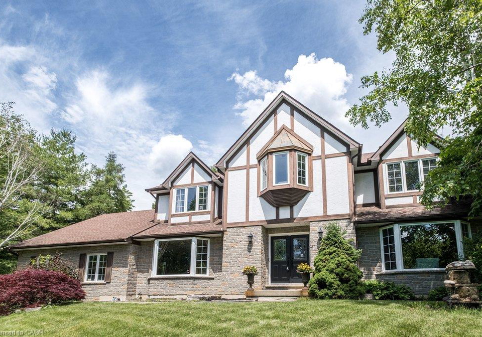 1-kusins-court-dundas-ontario-40852799