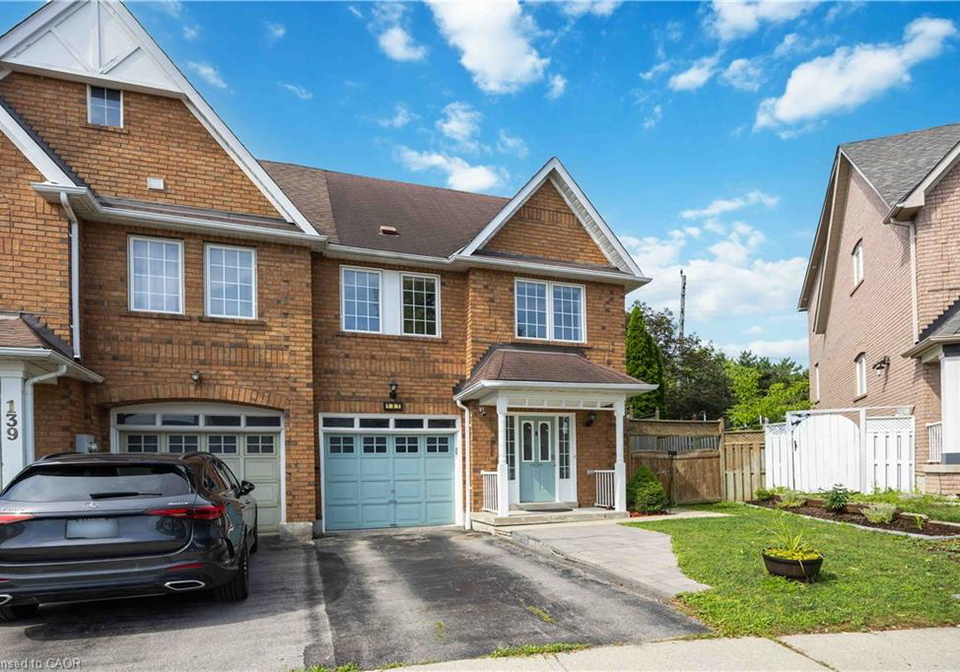 137-stokely-crescent-whitby-ontario-40852834