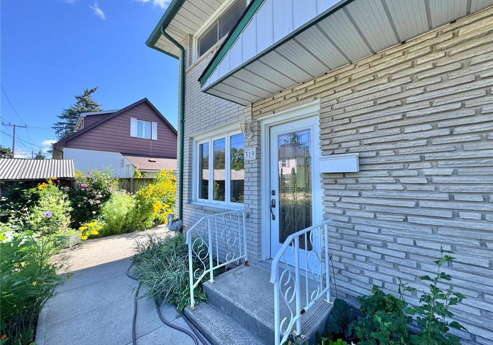 327-montrose-street-s-cambridge-ontario-40852867