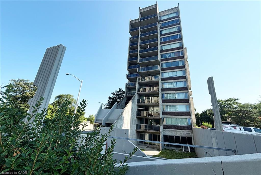 20-speers-road-oakville-ontario-40852876