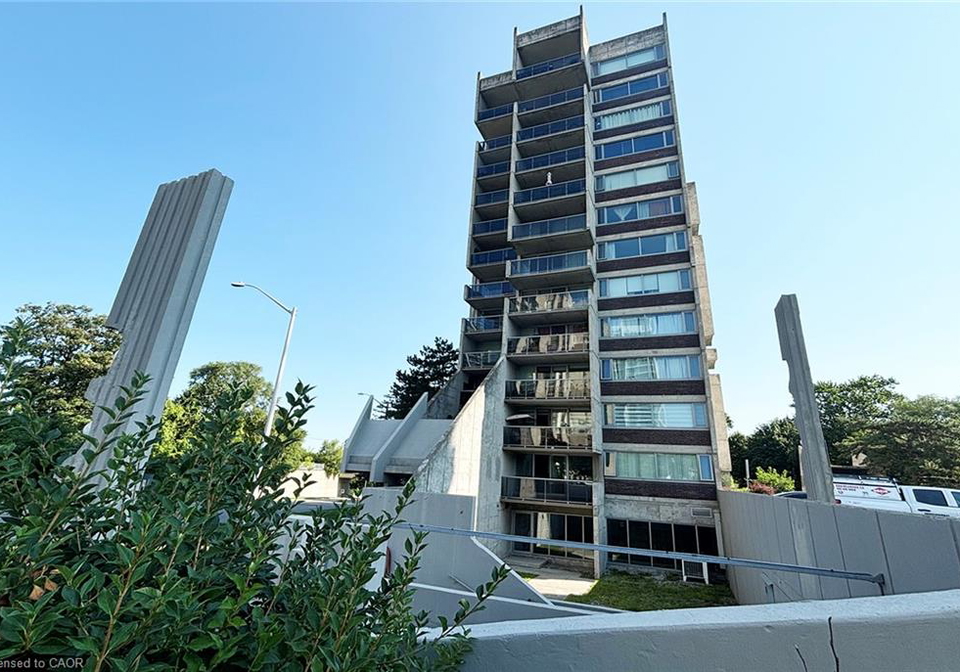 20-speers-road-oakville-ontario-40852876