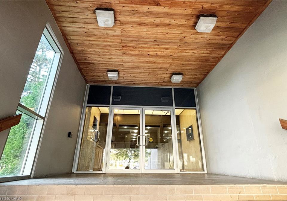 20-speers-road-oakville-ontario-40852876