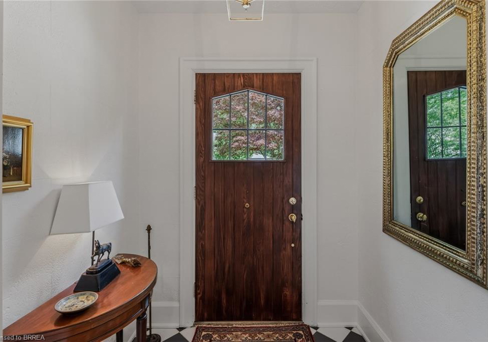 19-inwood-drive-brantford-ontario-40852968