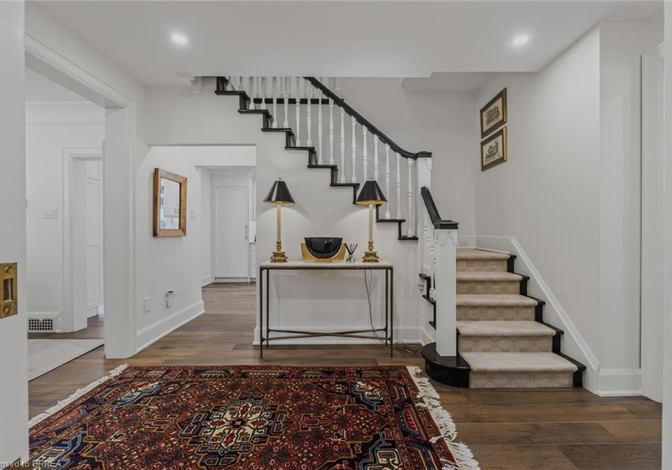 19-inwood-drive-brantford-ontario-40852968