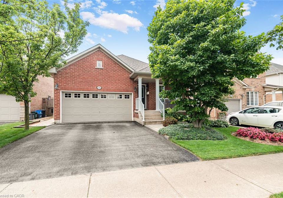 80-vinifera-drive-grimsby-ontario-40852980