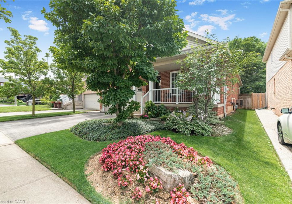80-vinifera-drive-grimsby-ontario-40852980