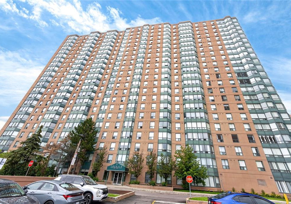 135-hillcrest-avenue-peel-ontario-40853007