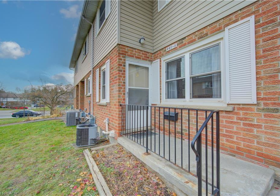 440-pioneer-drive-kitchener-ontario-40853011