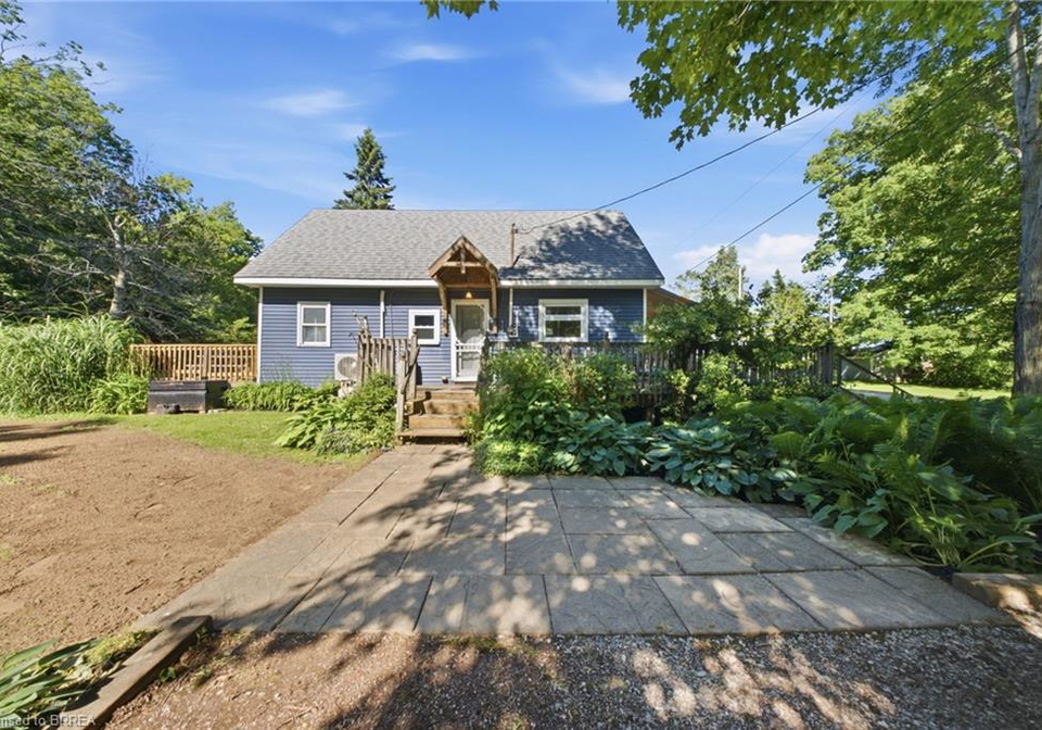 523-avalon-lane-port-dover-ontario-40853065
