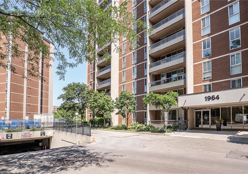 1964-main-street-w-hamilton-ontario-40853106