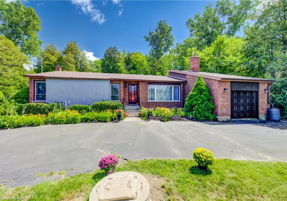1853-highway-24-s-cambridge-ontario-40853113