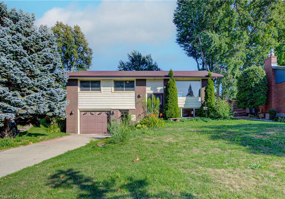 79-gay-crescent-kitchener-ontario-40853132