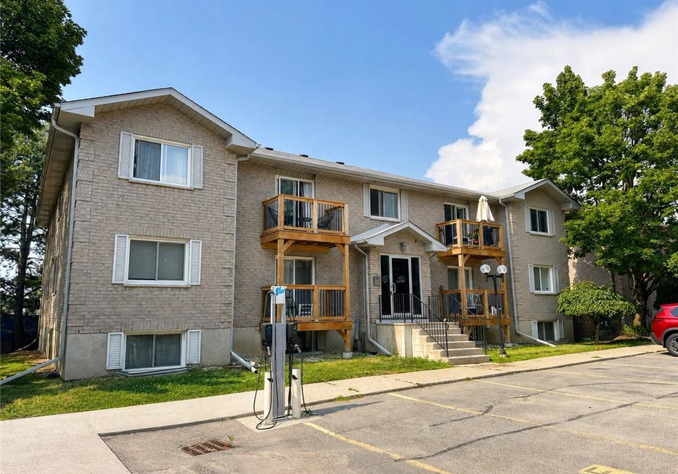 266-overlea-drive-kitchener-ontario-40853150