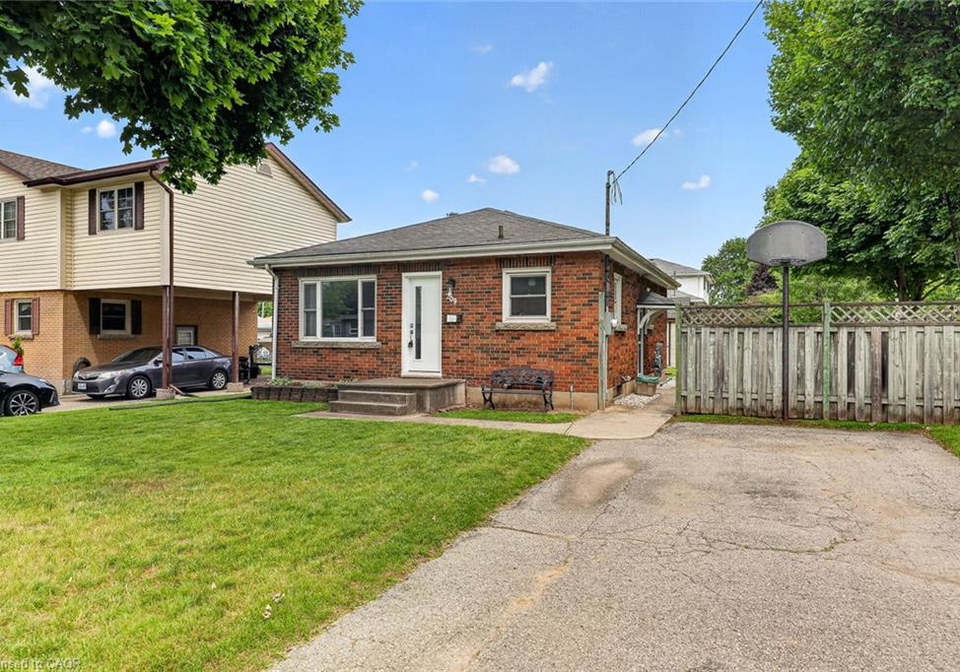 209-butler-street-woodstock-ontario-40853167