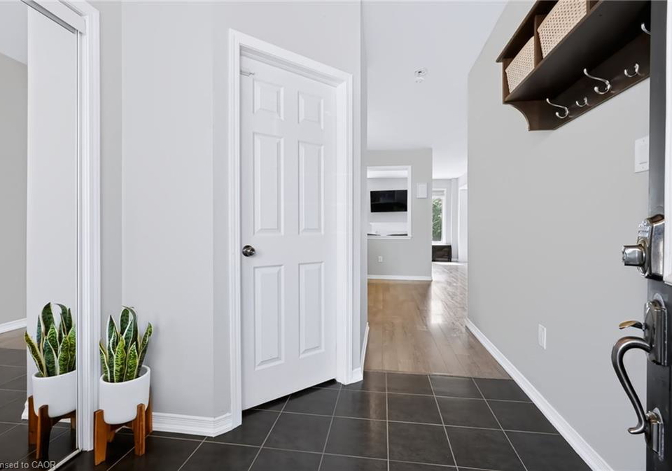 58-bisset-avenue-brantford-ontario-40853176