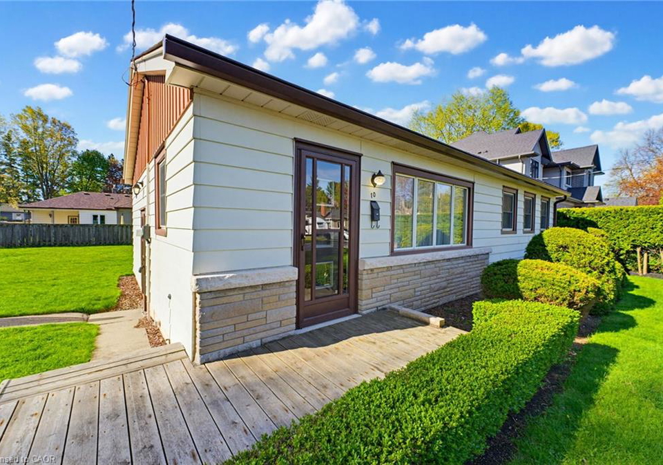 10-oakley-court-ancaster-ontario-40853191