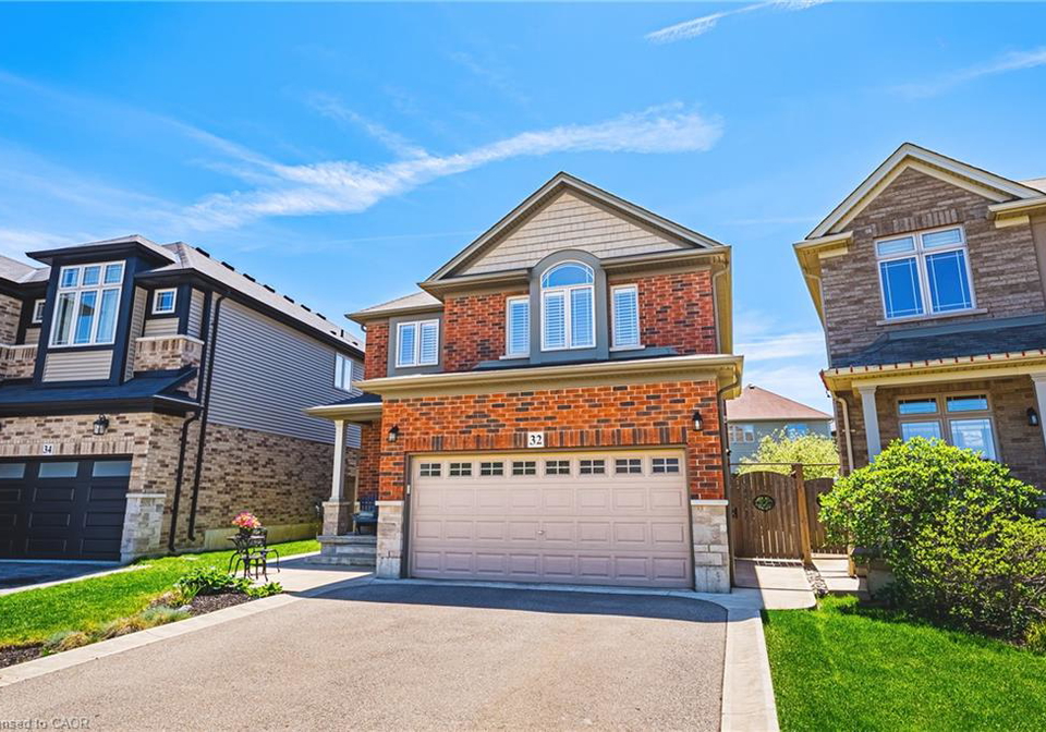 32-dulgaren-street-hamilton-ontario-40853211