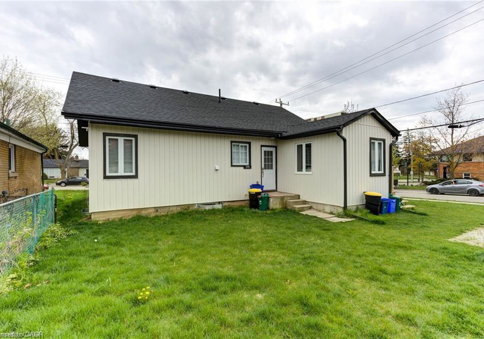 1030-queens-boulevard-kitchener-ontario-40853288