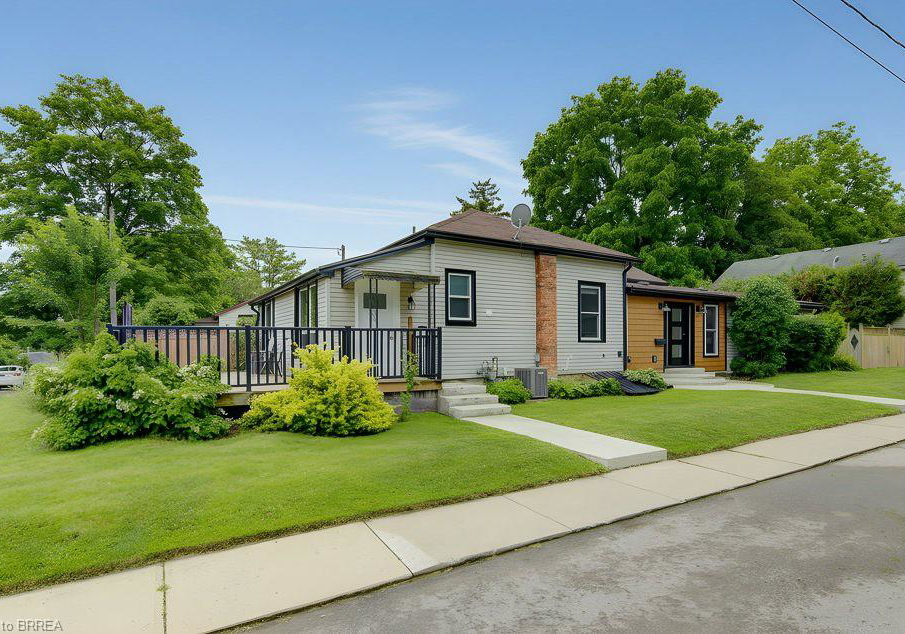 17-amelia-street-paris-ontario-40853312