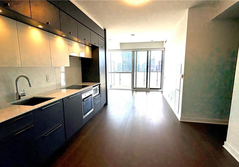 15-grenville-street-toronto-ontario-40853321