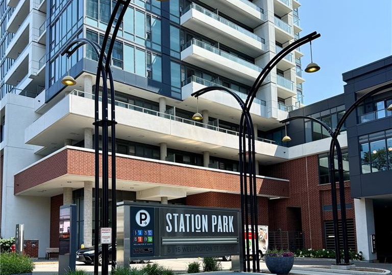15-wellington-street-s-kitchener-ontario-40853348