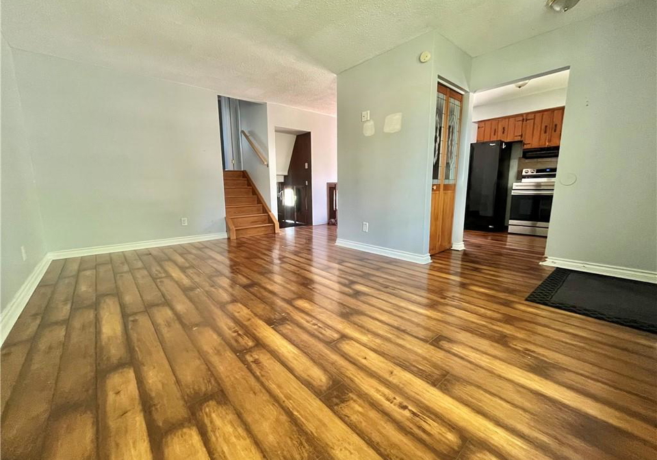 10480-lonsdale-crescent-windsor-ontario-40853352