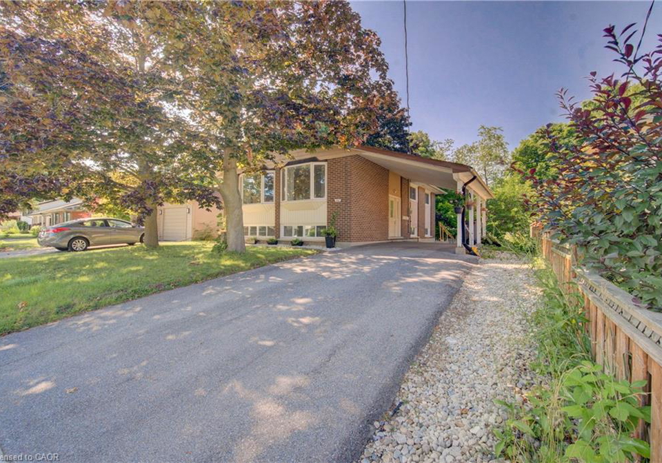 259-village-road-kitchener-ontario-40853361