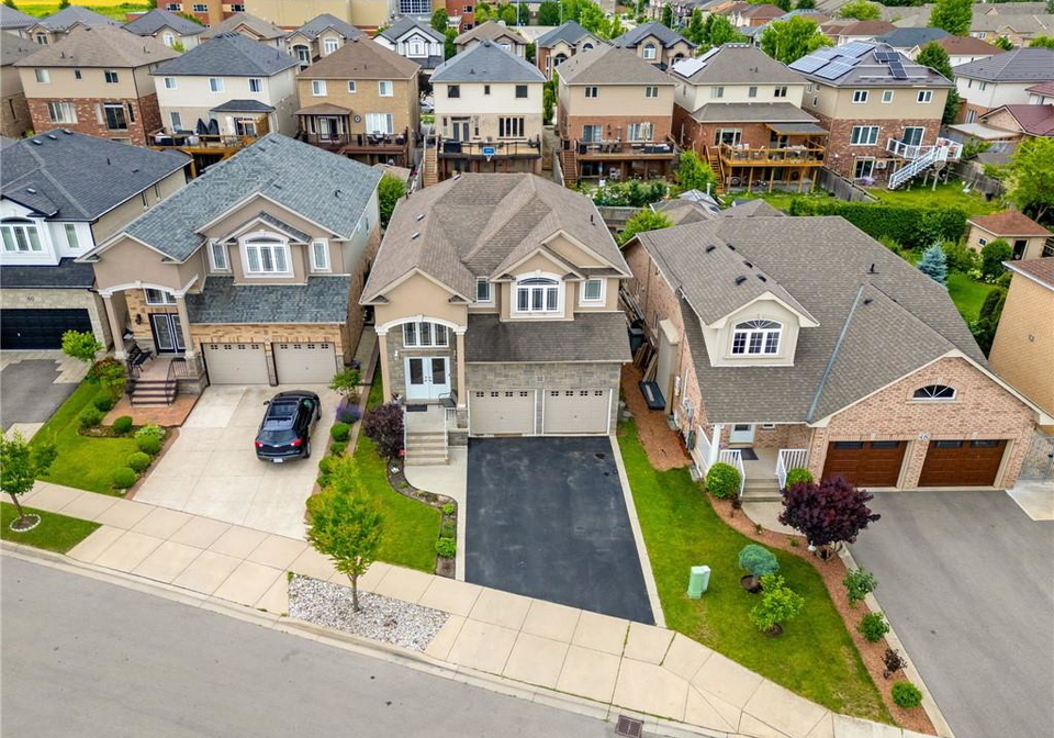 52-arrowhead-drive-hamilton-ontario-40853363