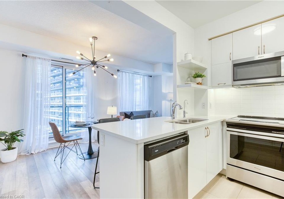 39-annie-craig-drive-toronto-ontario-40853384