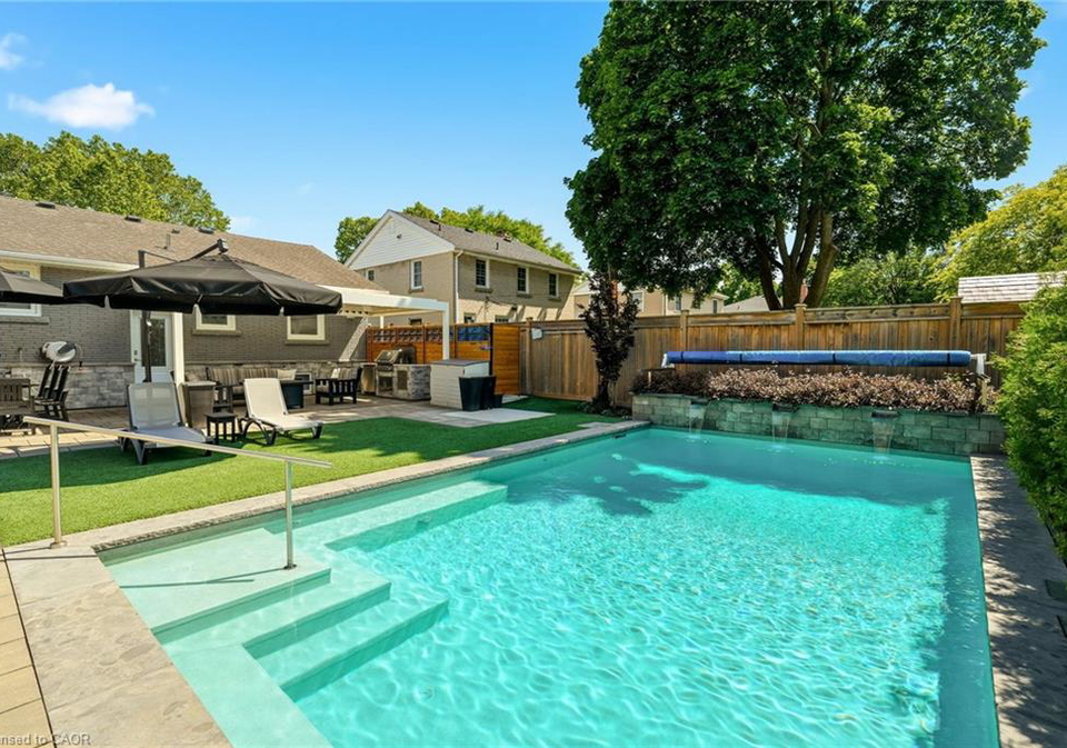 2113-courtland-drive-burlington-ontario-40853402