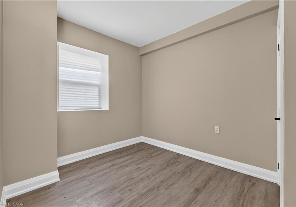 332-east-avenue-n-hamilton-ontario-40853429