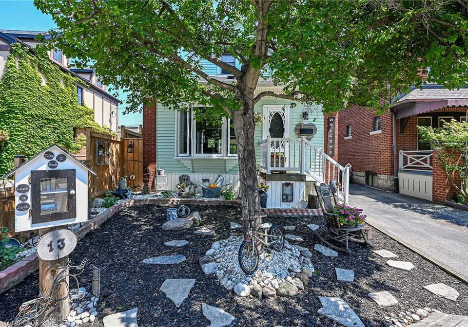 13-paisley-avenue-s-hamilton-ontario-40853430