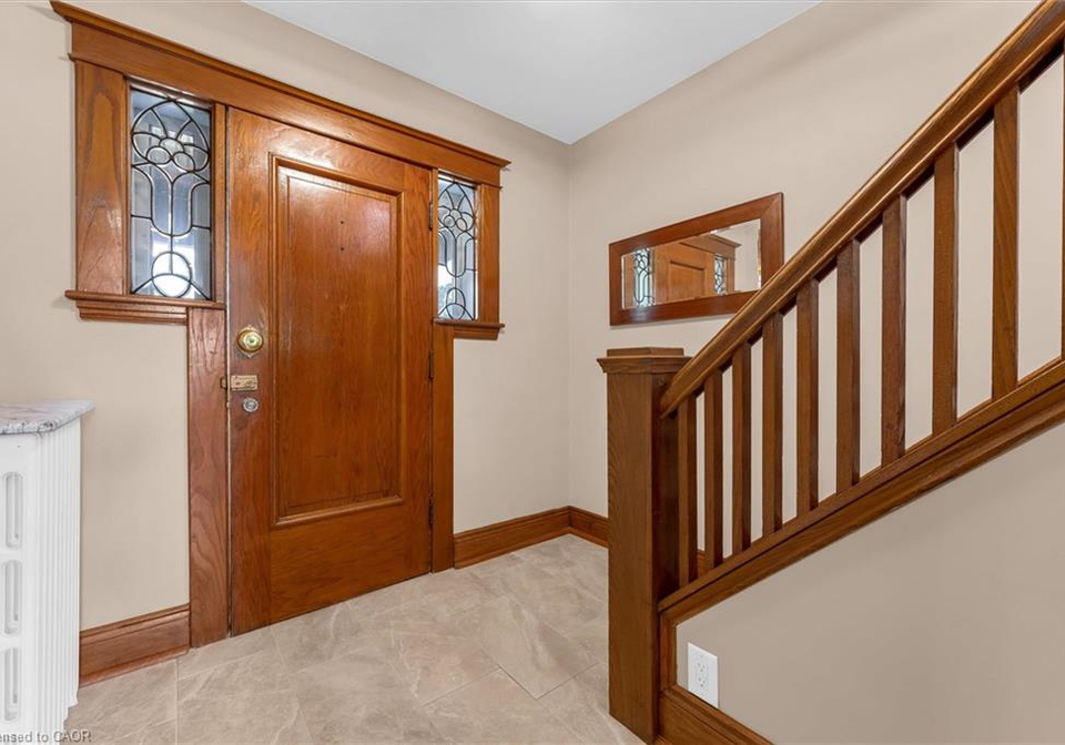 99-tuxedo-avenue-s-hamilton-ontario-40853444