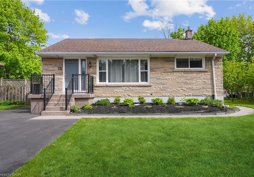 13-beaucourt-place-hamilton-ontario-40853539
