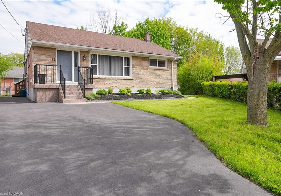 13-beaucourt-place-hamilton-ontario-40853539