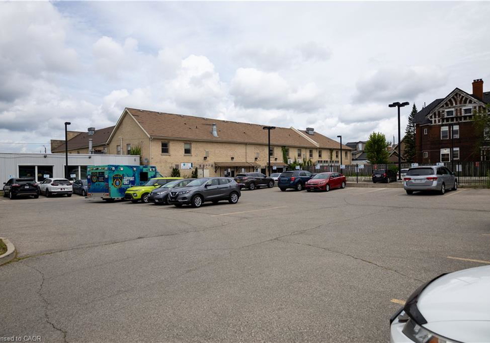40-east-avenue-brantford-ontario-40853580