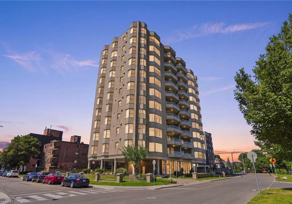 174-mountain-park-avenue-hamilton-ontario-40853689