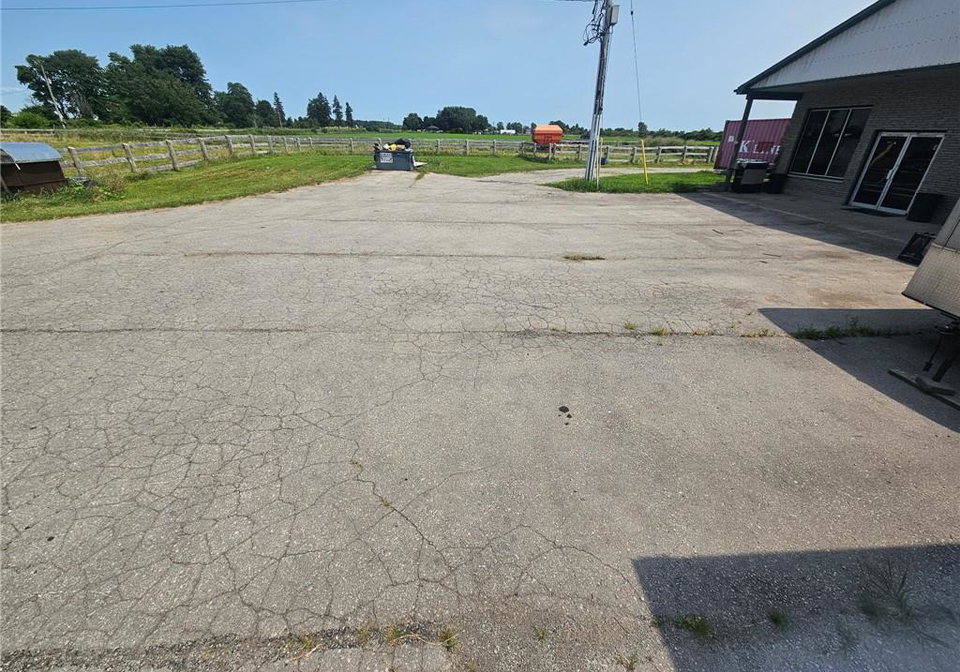 1812-thompson-road-waterford-ontario-40853699
